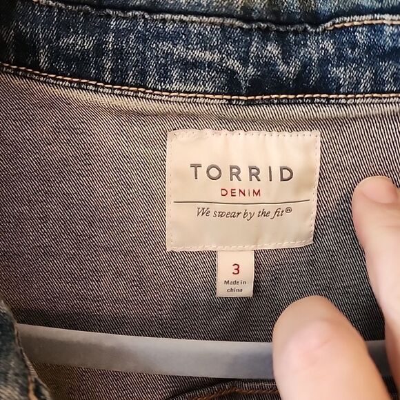 Torrid jeans jacket size 3 euc - Picture 3 of 5
